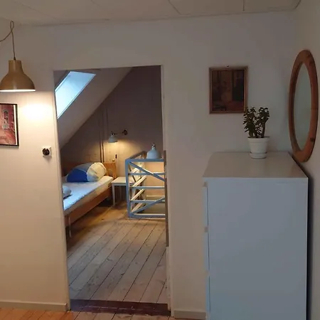 Villa Charming Town House Located In Idyllic Rsdale *
